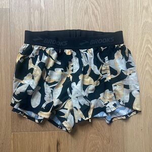 Brooks Running Chaser 3" Short Black/Golden Hour/Floral Small